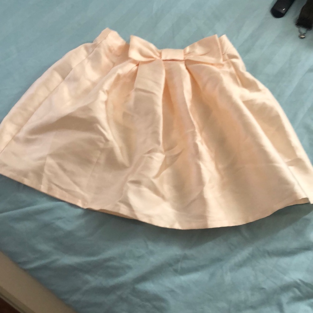Fluffy skirt with bow
